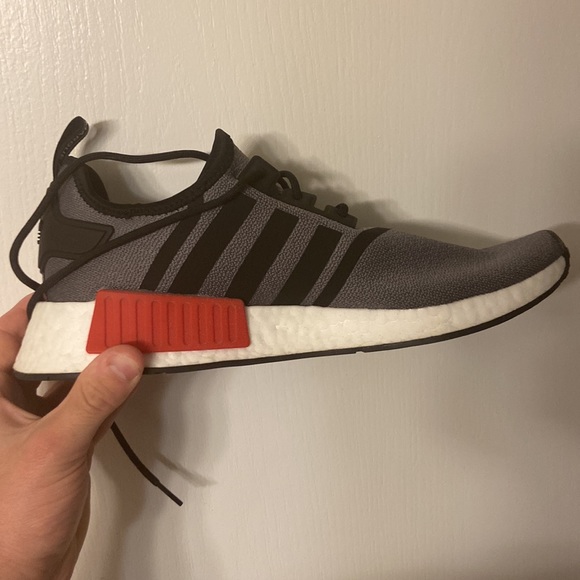 Adidas NMD R1 - Picture 4 of 8